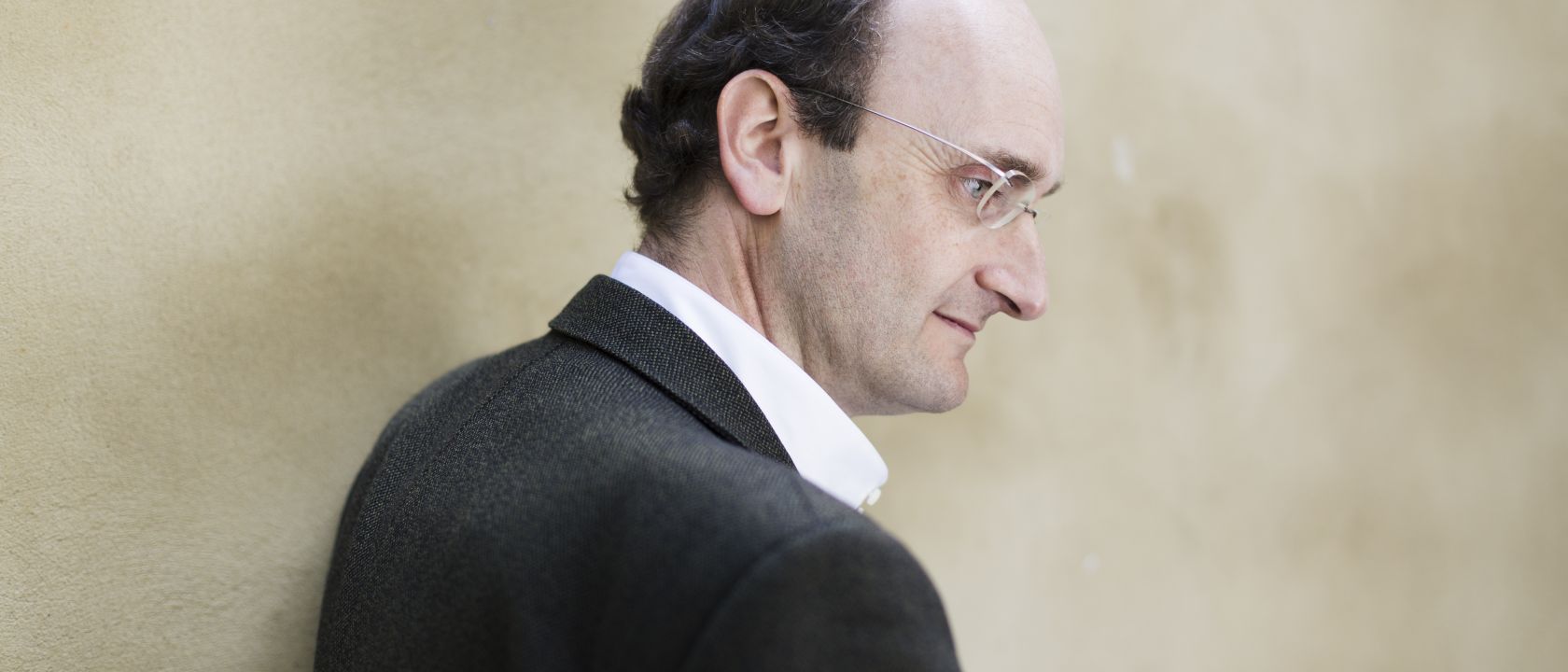 Andrew Manze Conductor