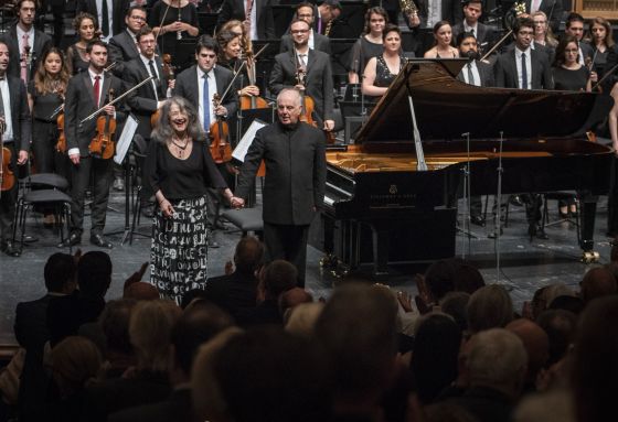West-Eastern Divan Orchestra 1 · Barenboim Salzburger Festspiele 2019 Martha Argerich, Daniel Barenboim, West-Eastern Divan Orchestra