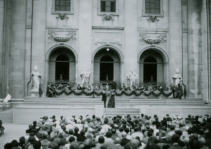Salzburg Festival 1920 Jedermann at the cathedral square