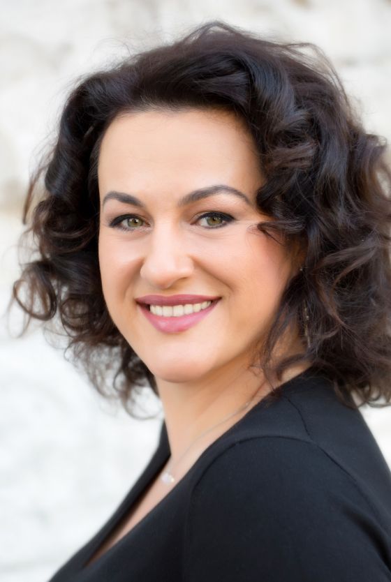 Monika Bohinec mezzo-soprano