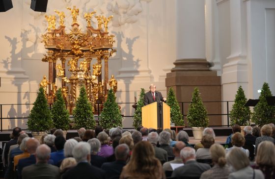 Karl-Josef Kuschel Stellvertretender Direktor des Instituts für Ökumenische und interreligiöse Forschung der Universität Tübingen 2021