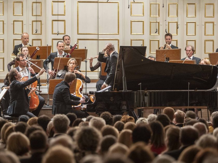 Mozart Matinee Kristian Bezuidenhout Piano Antonello Manacorda Conductor Mozarteum Orchestra Salzburg