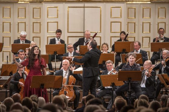 Elbenita Kajtazi Soprano Riccardo Minasi Conductor Tobias Moretti Narrator Mozarteum Orchestra Salzburg
