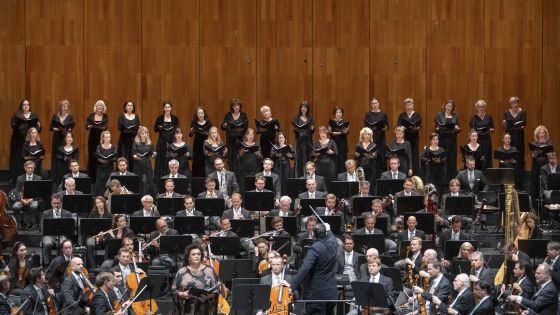 Vienna Philharmonic · Nelsons 2021: Violeta Urmana (Contralto), Andris Nelsons (Conductor), The Bavarian Radio Chorus, Vienna Philharmonic