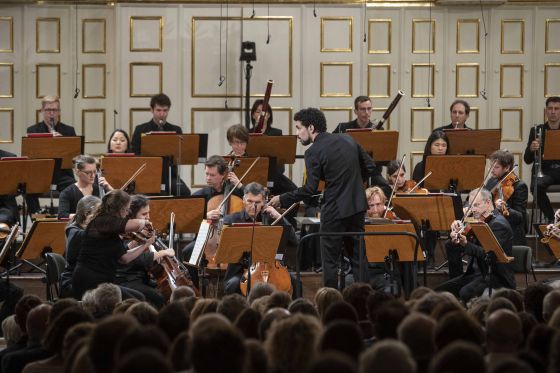 YCA Award Concert Luis Toro Araya Dirigent Camerata Salzburg