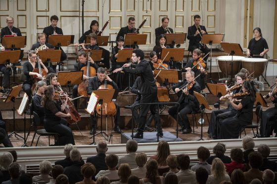 YCA Award Concert Luis Toro Araya Dirigent Camerata Salzburg