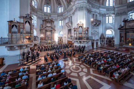 Solisten Salzburger Domchor Jugendkantorei Orchsester der Dommusik Domorganis Domkapellmeistrer Janos Czifra