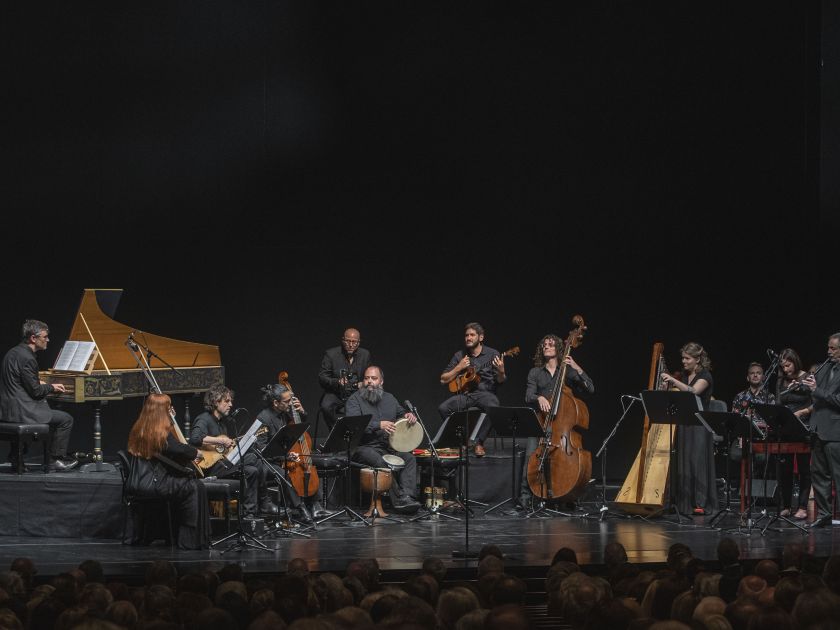 Concert La Torre del Oro whitsun festival Salzburg Dani Espasa Cembalo Christina Pluhar Theorbo Concept Arrangements Conductor Marcello Vitale Baroque guitar Rodney Prada Viola da gamba Rafael Mejias Maracas Venezuela Matteo Rabolini Percussion Leo Rondón Cuatro Venezuela Leonardo Teruggi Double bass Carlotta Pupulin Spanish Baroque harp Vincenzo Capezzuto Alto Carmen Gaggl Psalterion Doron Sherwin Cornett