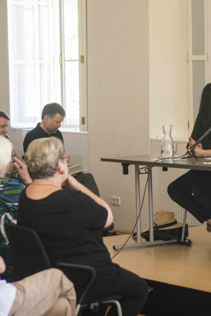 Schauspiel-Recherchen · Wie schreibt man als Dramatikerin für die Gegenwart? Salzburger Festspiele 2019: Theresia Walser, Bettina Hering