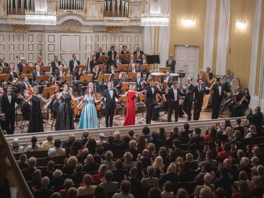 YSP Abschlusskonzert Mozarteumorchester Salzburg Tobias Hechler Countertenor Miriam Kutrowatz Sopran Freya Apffelstaedt Alt Liubov Medvedeva Sopran Sebastian Mach Tenor Ikumi Nakagawa Sopran Ángel Macías Tenor Nikolai Zemlyanskikh Bassbariton Gabriel Rollinson Bassbariton Alexander Köpeczi Bass