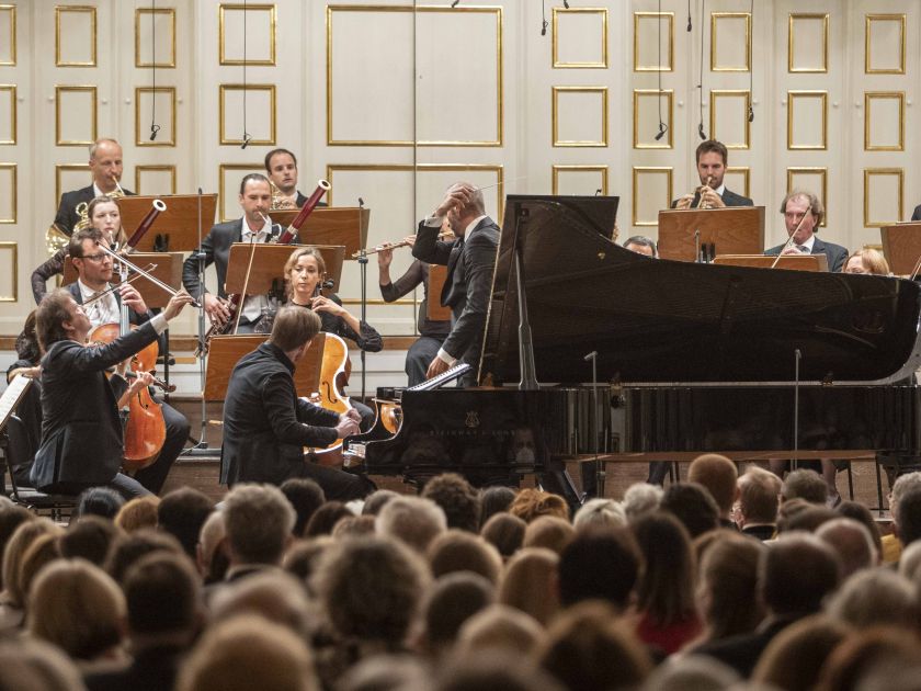 Mozart Matinee Kristian Bezuidenhout Klavier Antonello Manacorda Dirigent Mozarteumorchester Salzburg