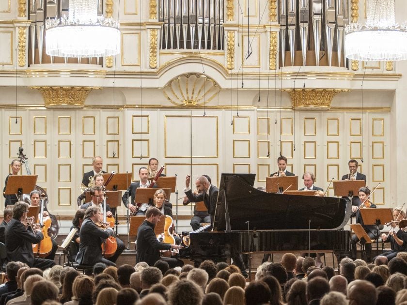 Mozart Matinee Kristian Bezuidenhout Klavier Antonello Manacorda Dirigent Mozarteumorchester Salzburg