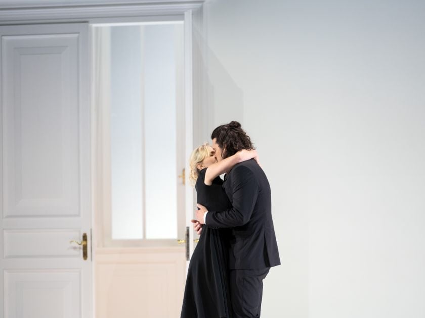 Così fan tutte Elsa Dreisig Fiordiligi Andrè Schuen Guglielmo