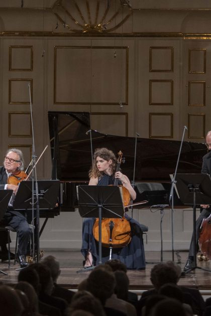 Kammerkonzert Adélaïde Ferrière Harmonium Renaud Capuçon Violine Christoph Koncz Violine Guillaume Bellom Klavier Gérard Caussé Viola Julia Hagen Violoncello Alois Posch Kontrabass David Guerrier Horn Daniel Ottensamer Klarinette