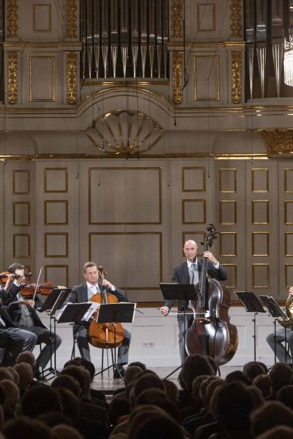 Kammerkonzert Wiener Philharmoniker Volkhard Steude Violine Holger Tautscher-Groh Violine Elmar Landerer Viola Tilman Kühn Viola Bruckner Wolfgang Härtel Violoncello Michael Bladerer Kontrabass Ronald Janezic Horn Sophie Dervaux Fagott Andrea Götsch Klarinette