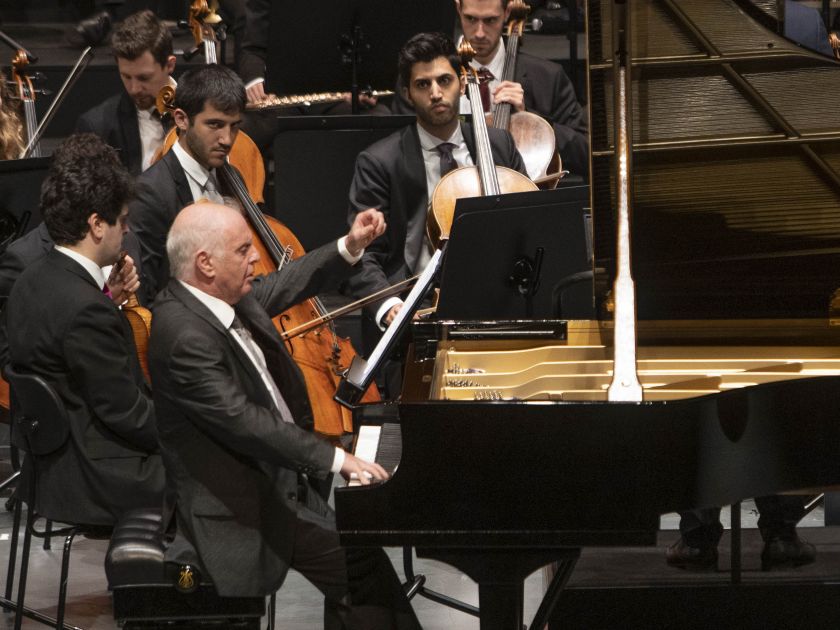 Daniel Barenboim Klavier West-Eastern Divan Orchestra