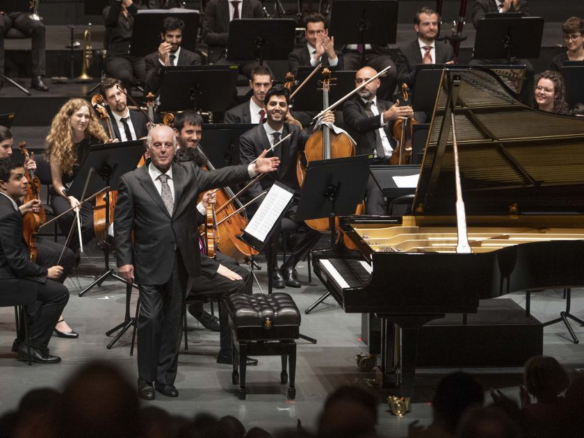 Daniel Barenboim Klavier West-Eastern Divan Orchestra
