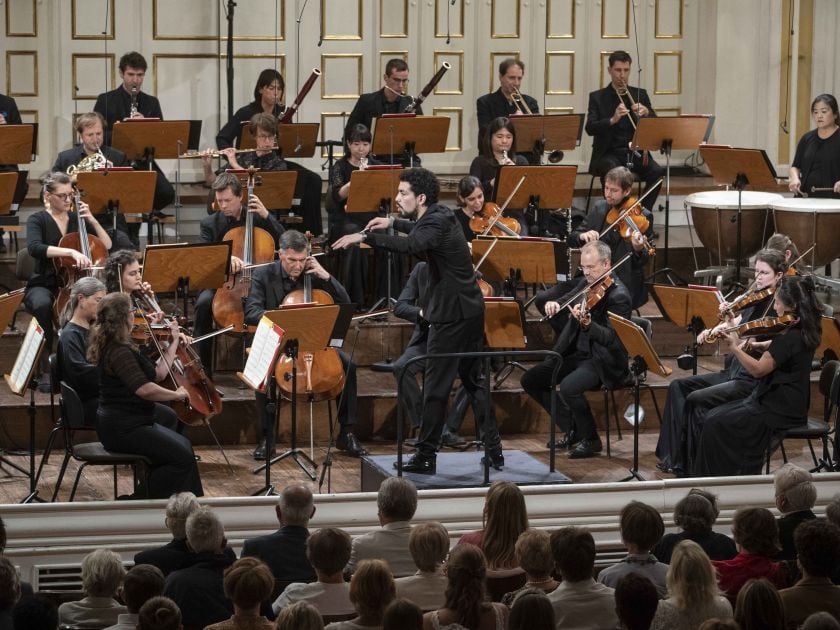 YCA Award Concert Luis Toro Araya Dirigent Camerata Salzburg