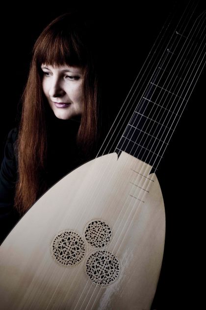 Christina Pluhar Lute player