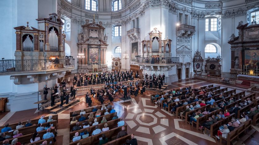 Solisten Salzburger Domchor Jugendkantorei Orchsester der Dommusik Domorganis Domkapellmeistrer Janos Czifra