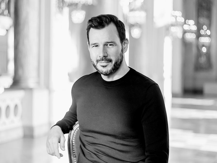 Damien Pass Singer
