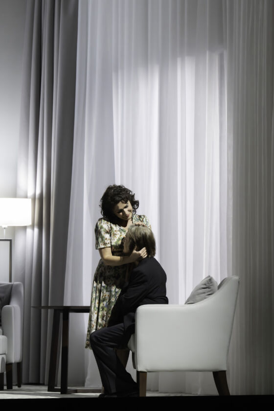 Hotel Metamorphosis 2025: Cecilia Bartoli (Eurydice, Arachne), Angela Winkler (Orpheus)